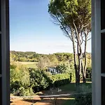 Spacious With Private Pool Near * לוקה