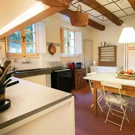 Spacious With Private Pool Near בית נופש