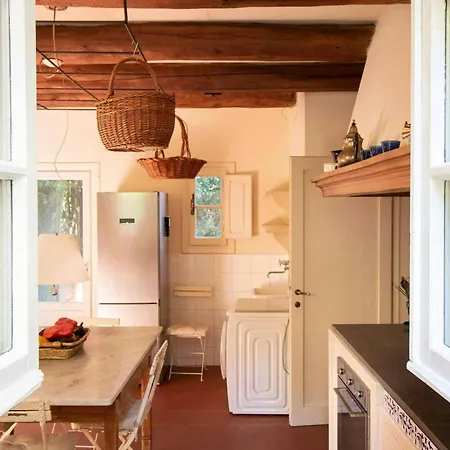 Spacious With Private Pool Near