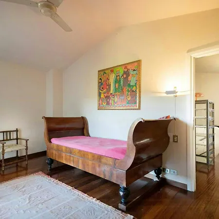 Spacious With Private Pool Near *