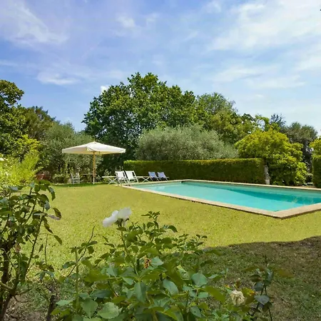 Spacious With Private Pool Near בית נופש לוקה